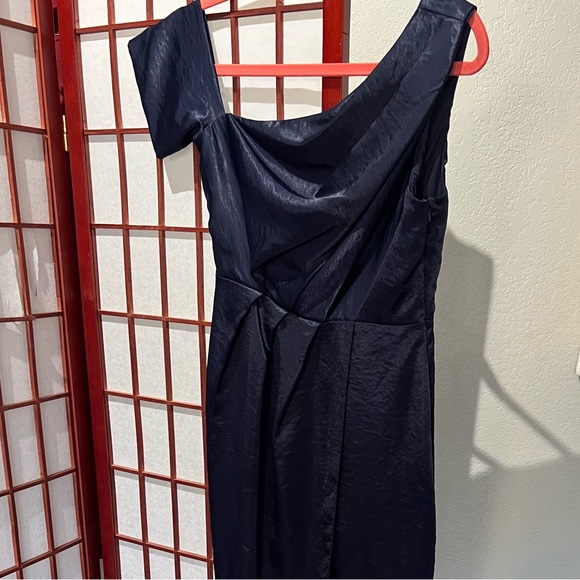 ASOS size 4 evening dress. Navy - Picture 3 of 8